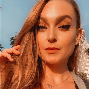 Meet your Posher, Molly